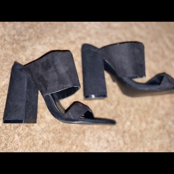 Heels - Picture 1 of 3